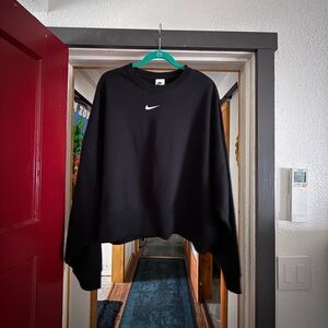 NWT Nike Women's Oversized Black Cropped Sweatshirt